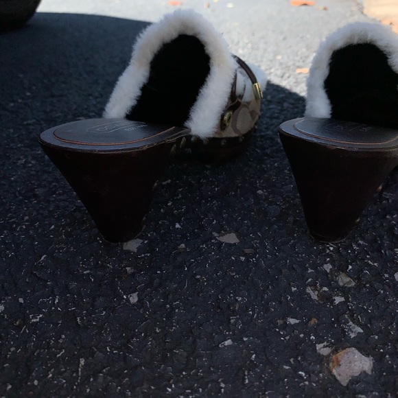 Authentic brown and tan coach clogs - Picture 5 of 8